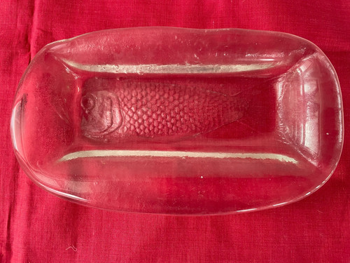 Schöne schale aus glas - schale,